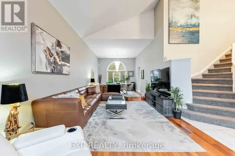 3 Nakota Way Ottawa ON K2J 4E9
