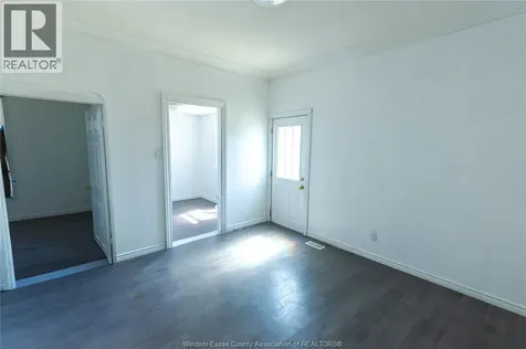 1104 Cataraqui Windsor ON N9A 3R1