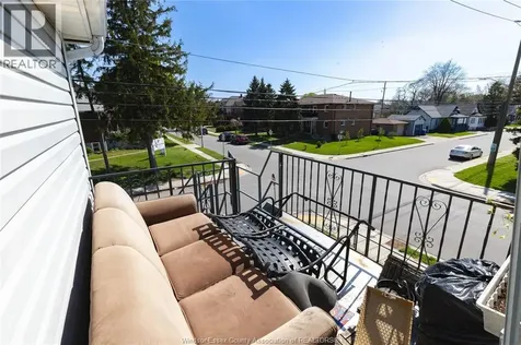 1104 Cataraqui Windsor ON N9A 3R1