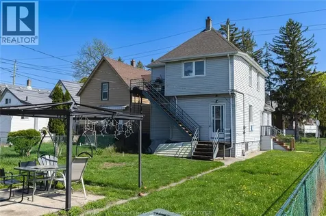 1104 Cataraqui Windsor ON N9A 3R1