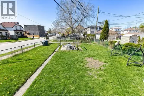1104 Cataraqui Windsor ON N9A 3R1
