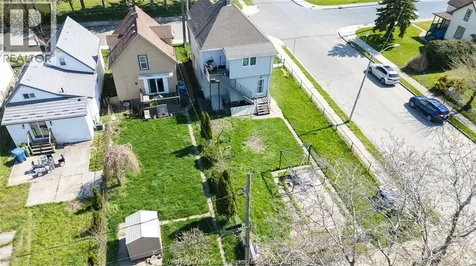 1104 Cataraqui Windsor ON N9A 3R1