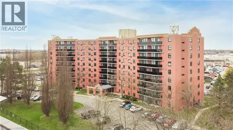 9 Bonheur Court Brantford ON N3P 1Z5
