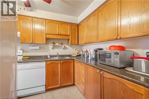 9 Bonheur Court Brantford ON N3P 1Z5