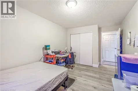 9 Bonheur Court Brantford ON N3P 1Z5