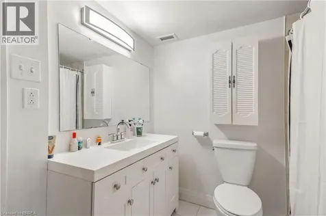 9 Bonheur Court Brantford ON N3P 1Z5