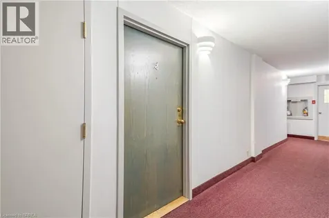 9 Bonheur Court Brantford ON N3P 1Z5