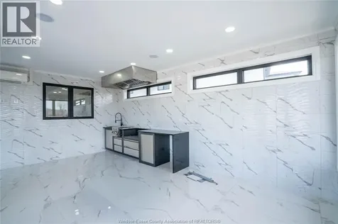 9 Cypress Pointe Leamington ON N8H 0C7