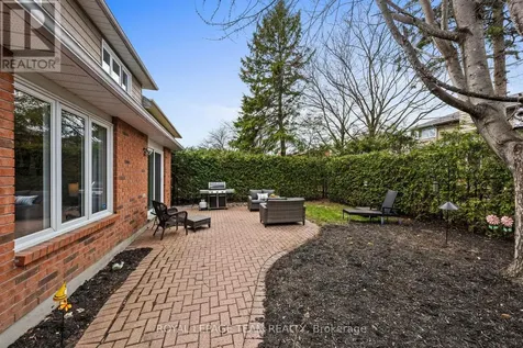 195 Walden Drive Ottawa ON K2K 2K7