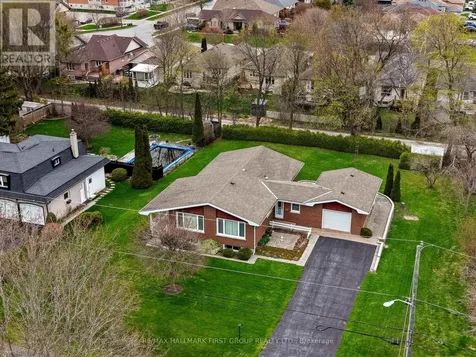 12 Maplewood Boulevard Cobourg ON K9A 4J3