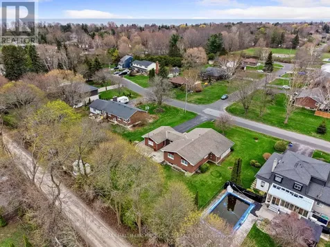 12 Maplewood Boulevard Cobourg ON K9A 4J3