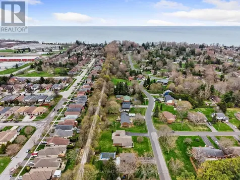12 Maplewood Boulevard Cobourg ON K9A 4J3
