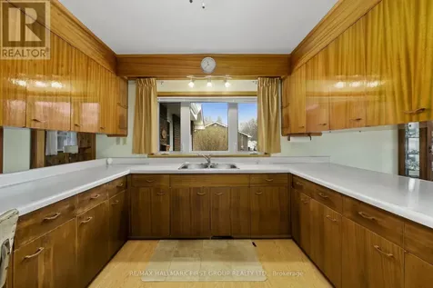12 Maplewood Boulevard Cobourg ON K9A 4J3