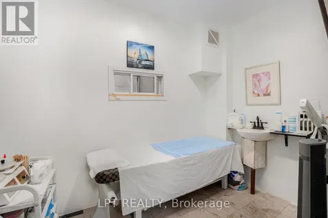 257 Parkdale Avenue Ottawa ON K1Y 1G1