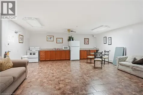 793 Colborne Street East Brantford ON N3S 7J3