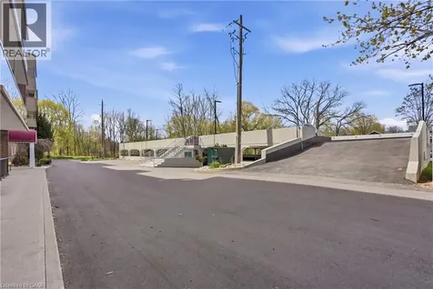 793 Colborne Street East Brantford ON N3S 7J3