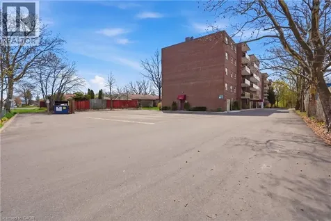 793 Colborne Street East Brantford ON N3S 7J3