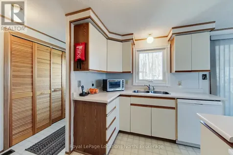 5 Murray Drive Wasaga Beach ON L9Z 1K3