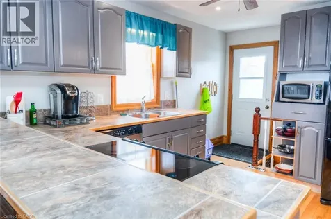 46 Second Avenue Kitchener ON N2C 1N5