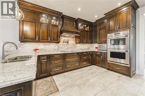 221 Glover Road Stoney Creek ON L8E 5H6