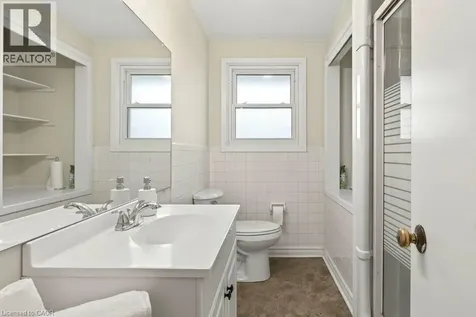 20 St. Charles Drive Thorold ON L2V 2W4