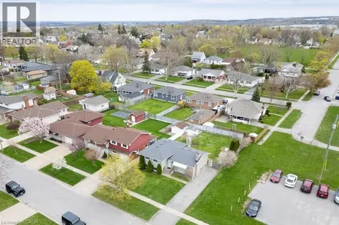 20 St. Charles Drive Thorold ON L2V 2W4