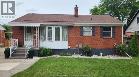 858 Laporte Windsor ON N8S 3R4