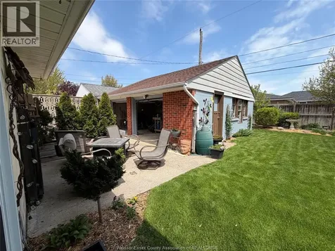 858 Laporte Windsor ON N8S 3R4