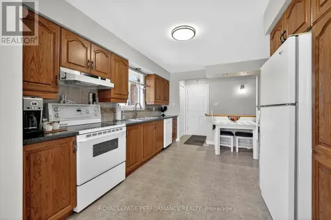 674 Hamilton Crescent Cornwall ON K6H 7B5