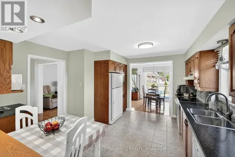 674 Hamilton Crescent Cornwall ON K6H 7B5