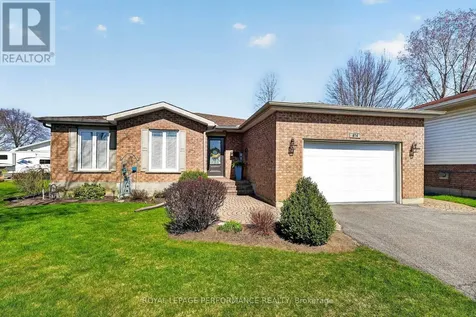 674 Hamilton Crescent Cornwall ON K6H 7B5