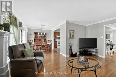 674 Hamilton Crescent Cornwall ON K6H 7B5