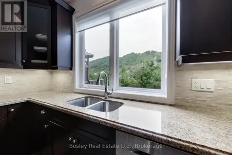 104 Delphi Lane Blue Mountains ON N0H 1J0