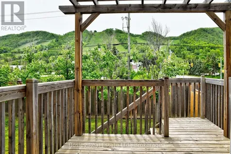 104 Delphi Lane Blue Mountains ON N0H 1J0