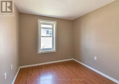 76 Mckenzie Street Orillia ON L3V 6A7