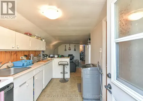 76 Mckenzie Street Orillia ON L3V 6A7