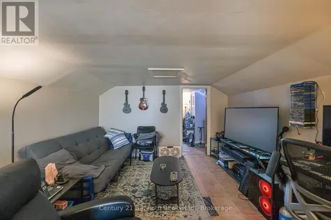 76 Mckenzie Street Orillia ON L3V 6A7