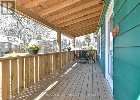 76 Mckenzie Street Orillia ON L3V 6A7