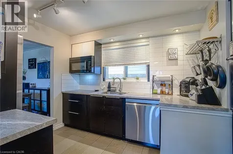 2387 Cyprus Avenue Burlington ON L7P 1G5