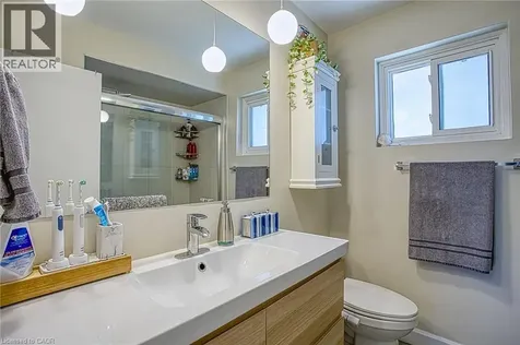 2387 Cyprus Avenue Burlington ON L7P 1G5