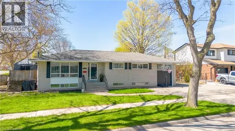 2387 Cyprus Avenue Burlington ON L7P 1G5