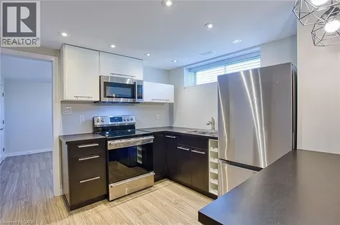 2387 Cyprus Avenue Burlington ON L7P 1G5