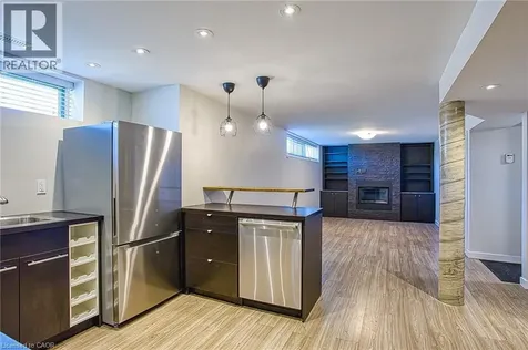 2387 Cyprus Avenue Burlington ON L7P 1G5