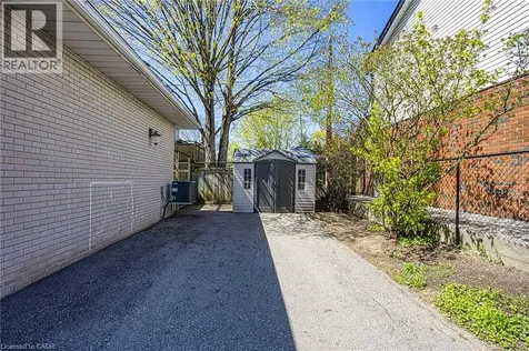 2387 Cyprus Avenue Burlington ON L7P 1G5
