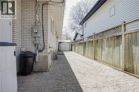 2387 Cyprus Avenue Burlington ON L7P 1G5