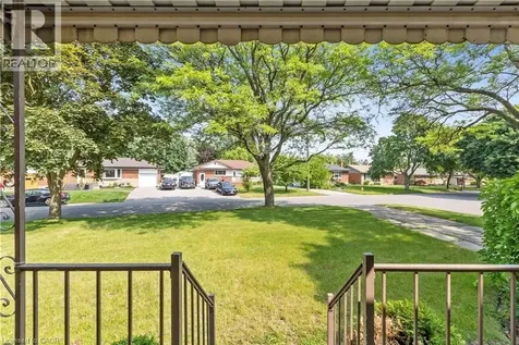23 Terrance Drive Brantford ON N3R 3G2