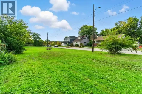 10 Knapmans Drive Hamilton ON L8H 7E8