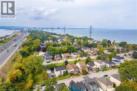 10 Knapmans Drive Hamilton ON L8H 7E8
