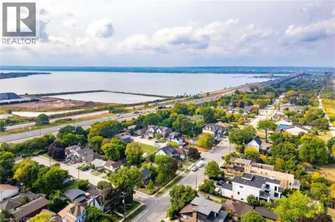 10 Knapmans Drive Hamilton ON L8H 7E8