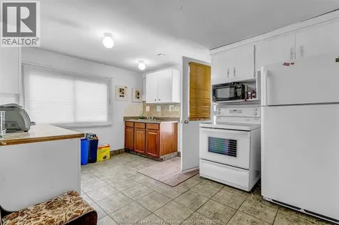 3376 Byng Windsor ON N8W 3H4